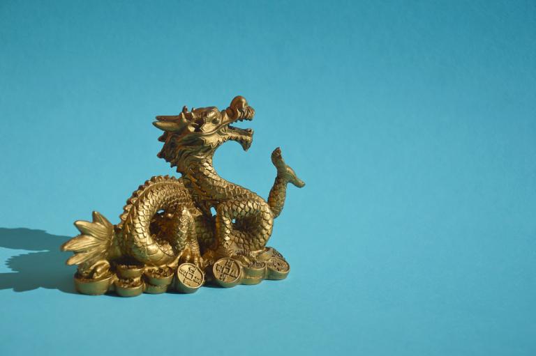 属龙76年的龙是什么命(解析命运与性格特点)