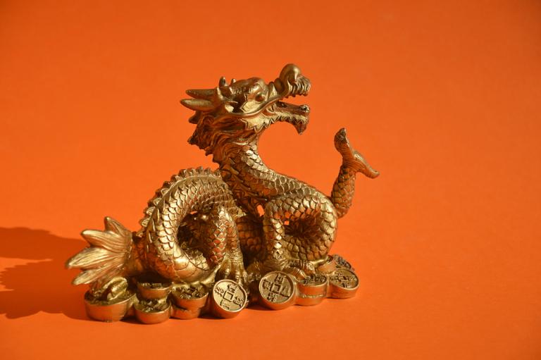 2014年属龙的多大了(属龙人的年龄计算方法及特点)