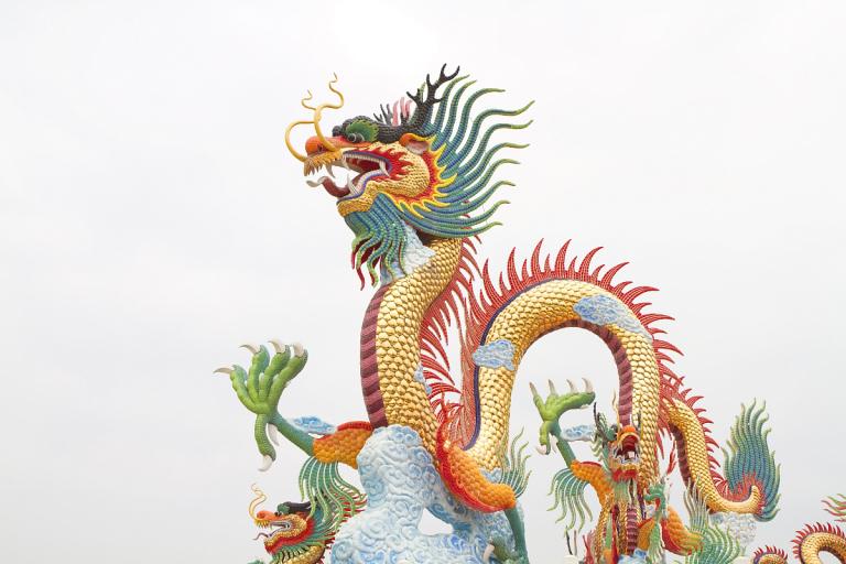 属龙男的佩戴什么吊坠好(如何选择适合自己的)