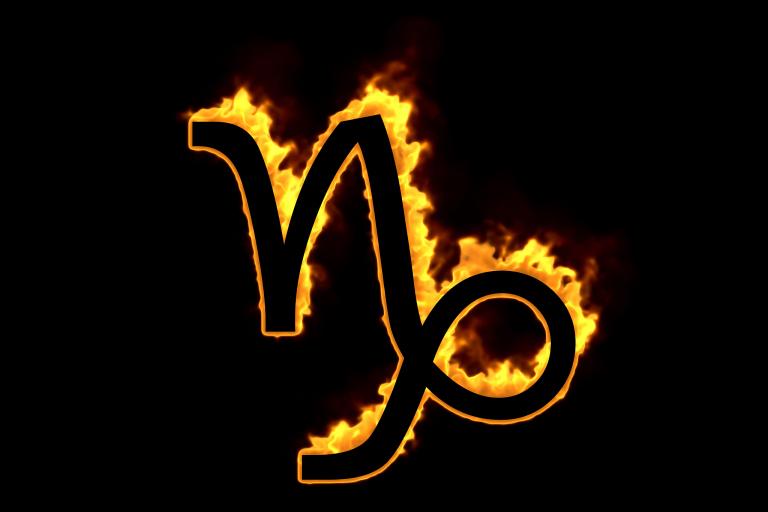 给摩羯座女生送什么礼物好(聪明实用的礼物推荐)