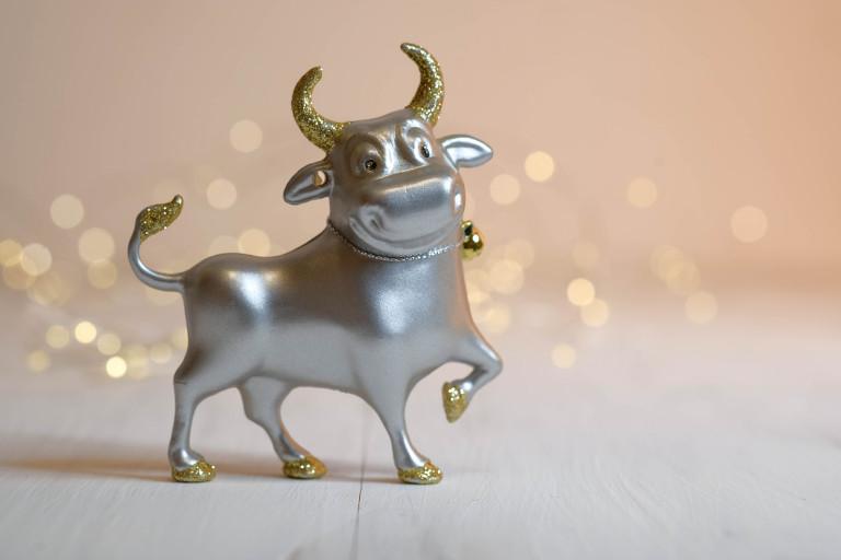 属牛的今年多大1985(回顾1985年属牛人的命运与发展)