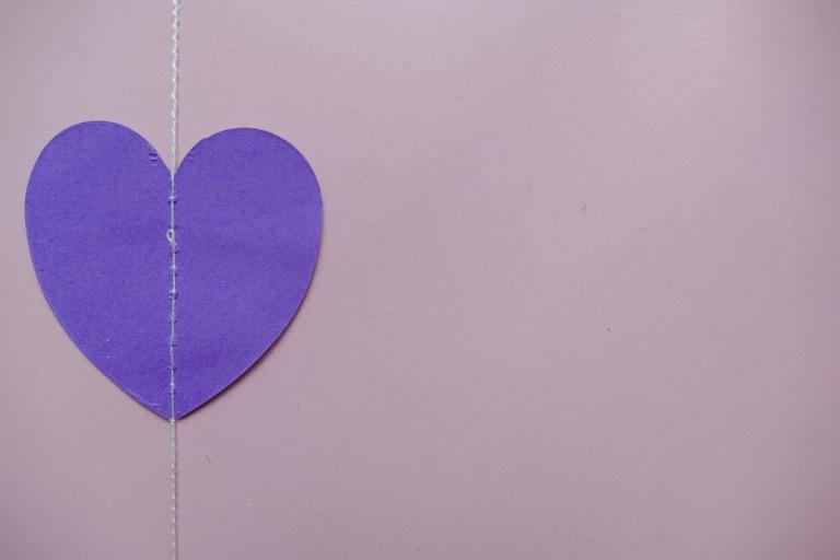 每个人的正缘只有一个吗(探寻人生中的唯一真爱)