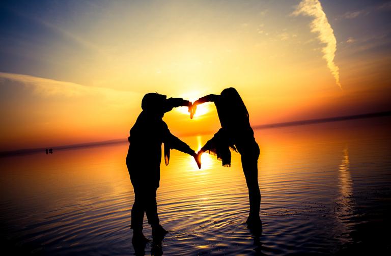 女人45岁还能生孩子吗(探讨晚育的风险与机会)